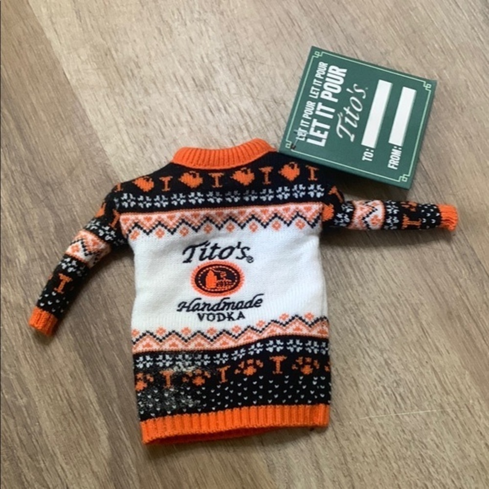 Tito’s Vodka Mini Collectable sweater “Vodka for dog people” new with gift tag